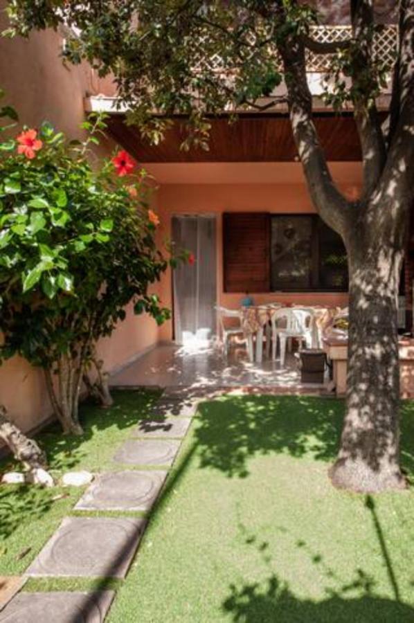 Ferienwohnung Casa A Schiera Con Giardino A Pochi Passi Dal Mare Capitana Exterior foto
